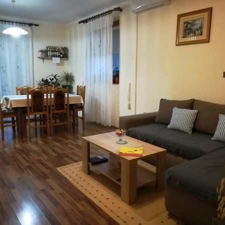 スクラーディンApartman Rosaアパートメント エクステリア 写真
